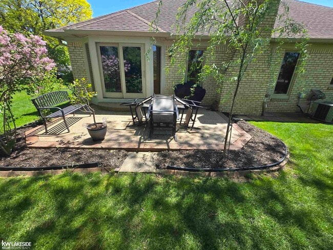 Building Photo - 52843 Deerwood Dr