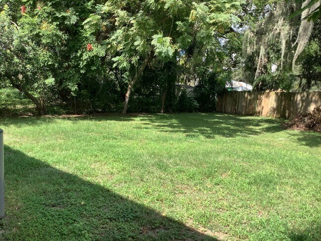 Building Photo - Three bedroom one bath - In the Combee and 98 area of Lakeland