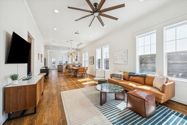 Building Photo - 304 Walton St