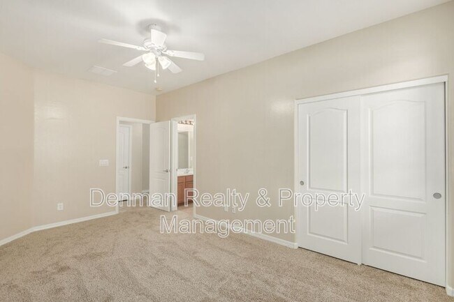Building Photo - 1154 W Stephanie Ln