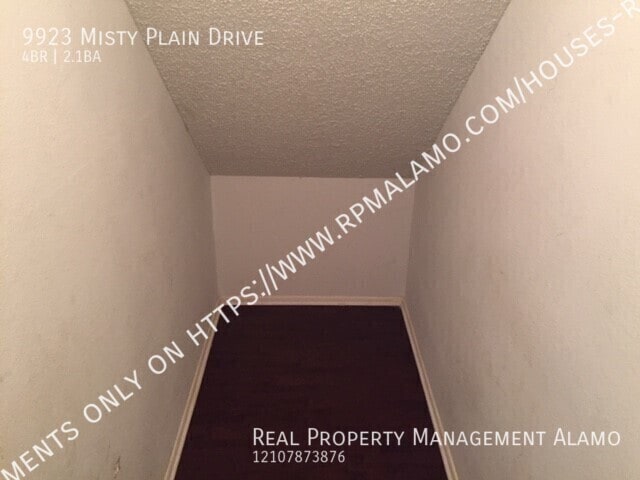 Building Photo - 9923 Misty Plain Dr