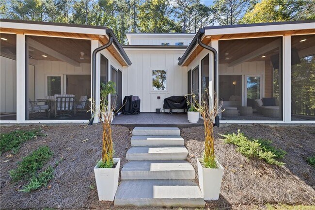 Building Photo - 161 Hoot Owl Ln