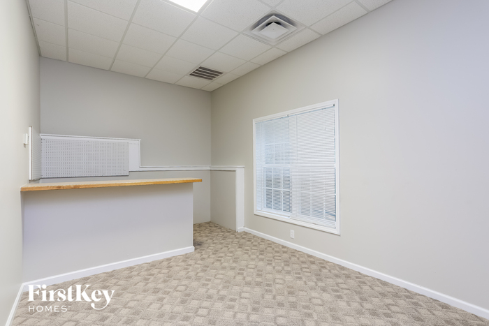 Building Photo - 413 Holly Thorn Trace