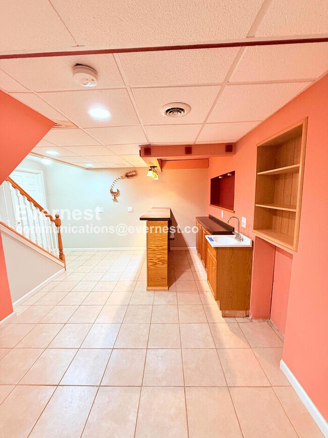 Building Photo - 1660 Brookdale Dr