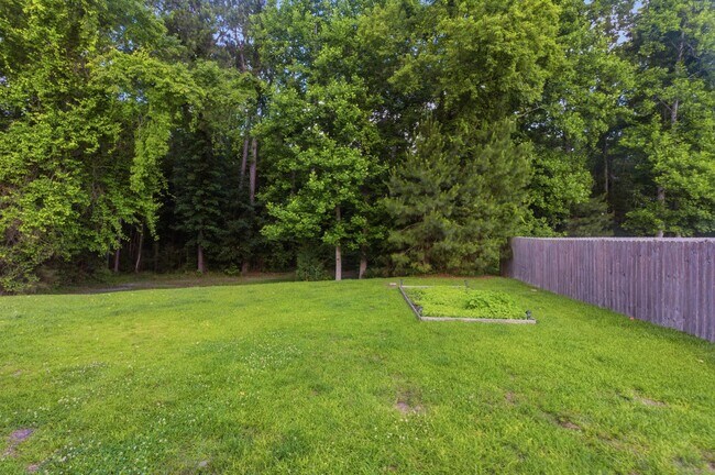Building Photo - 211 N Windy Ridge Rd