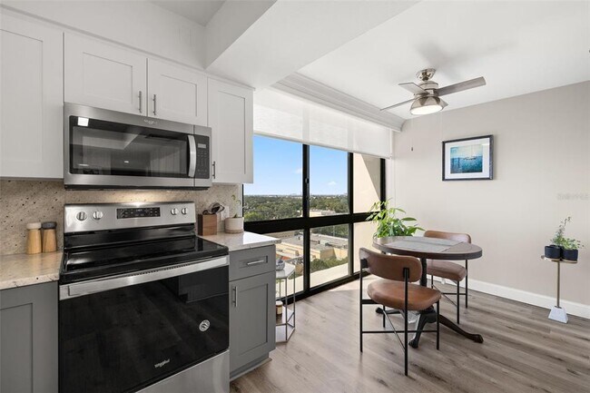 Building Photo - 3301 Bayshore Blvd