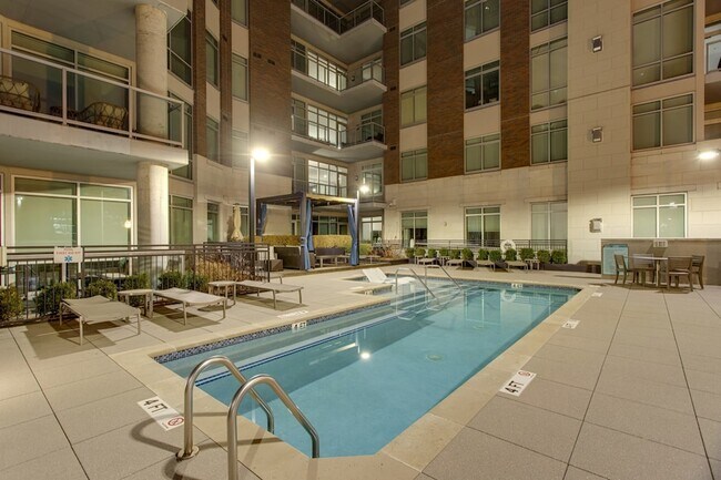 Building Photo - 20 Rutledge St