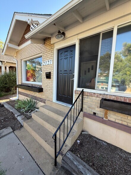 Building Photo - 2127 N Greenwood St