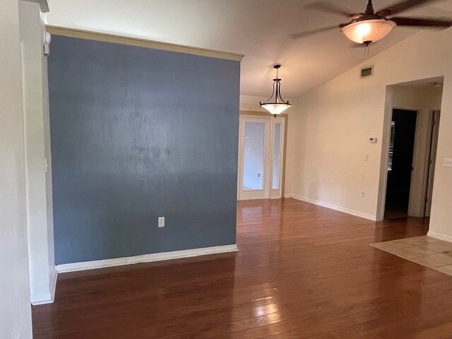 Building Photo - 825 Mary Frank Ct