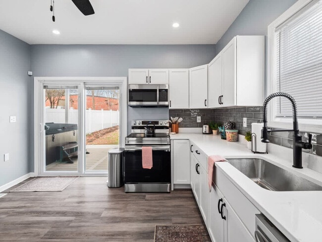 Building Photo - 6110 Lawn Ave