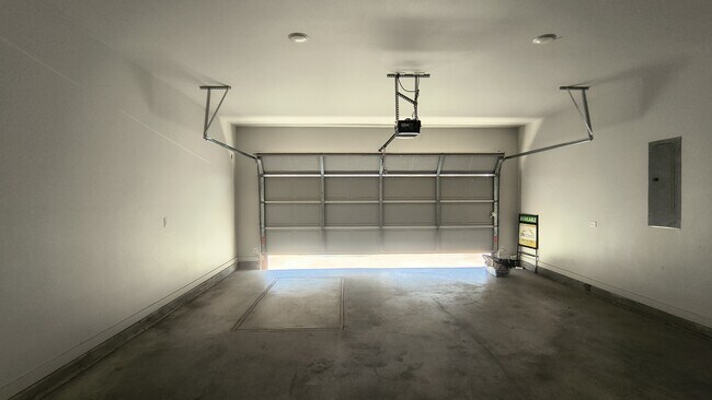 Building Photo - 17753 Walnut Creek Rd