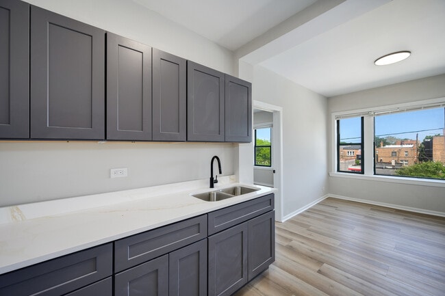 Building Photo - 1206 W 83rd St