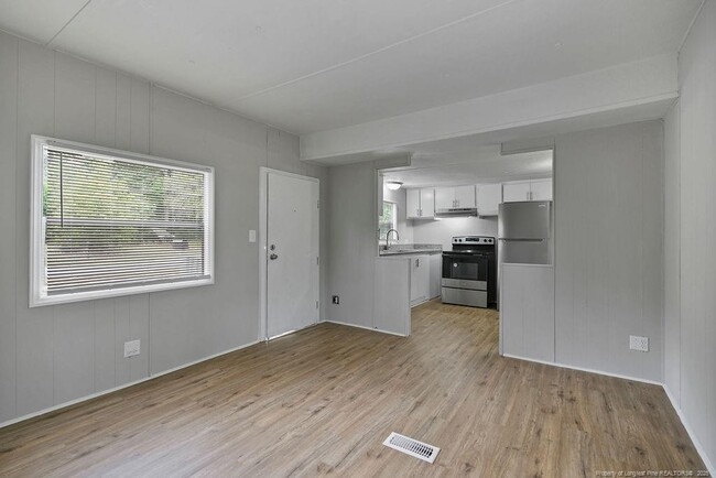 Building Photo - 4404 Piedmont Ave