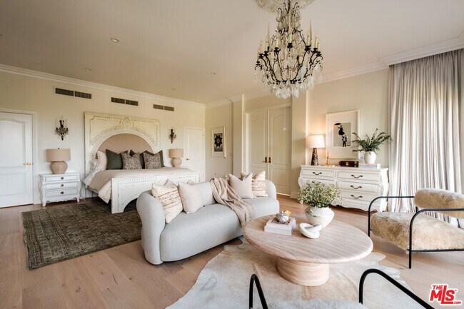 Building Photo - 18875 Pasadero Dr