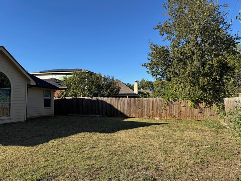 Building Photo - 6611 Rockdale Rd