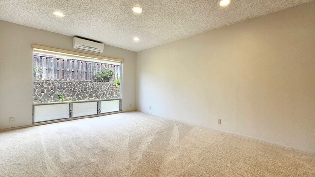 Building Photo - Waipio Gentry - beautifully renovated 3 be...