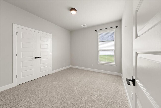 Building Photo - 8732 Beechgrove Dr