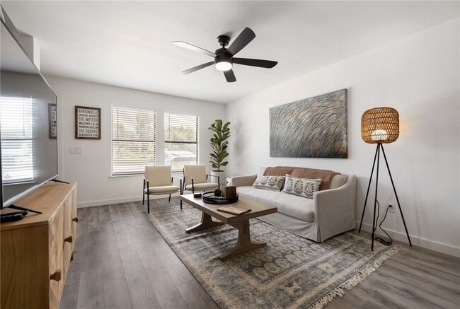 Building Photo - 902 Durham Pl