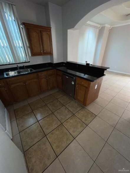 Building Photo - 618 DFW Dr