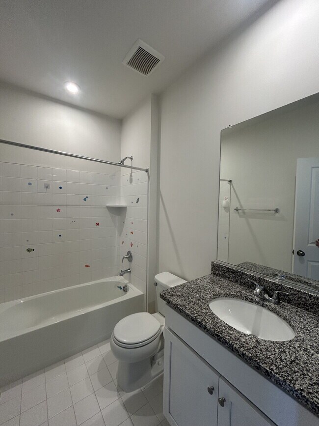 Building Photo - Upgraded 3BR End-Unit Townhome | 3.5 Baths | Garage | Lake Frederick