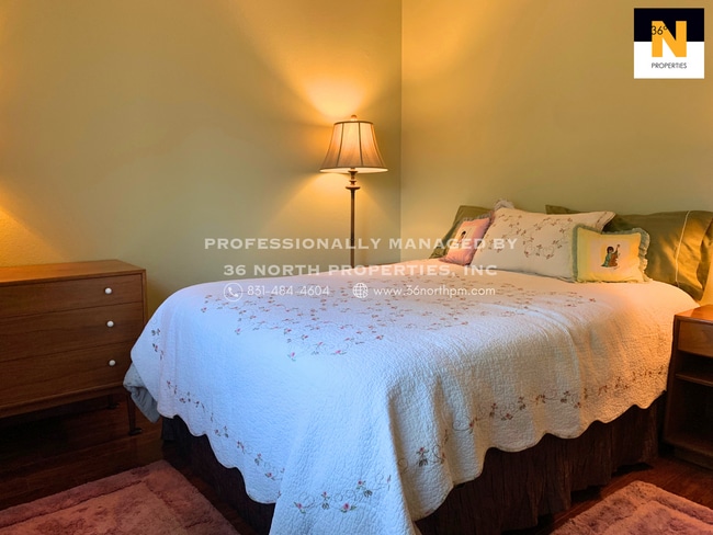 Building Photo - **Room For Rent In Share household**