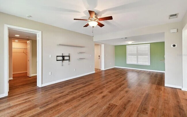 Building Photo - 2401 Gull Ct