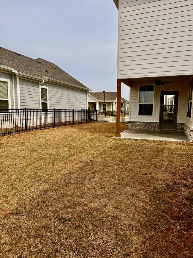 Building Photo - 6747 Winterwood Ave