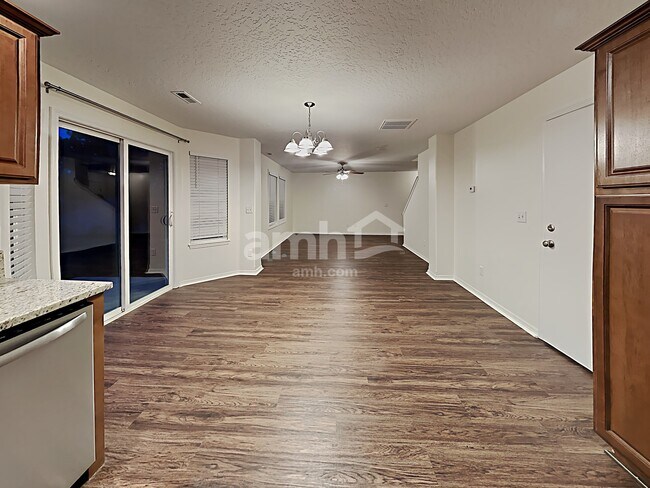 Building Photo - 2624 N Kristy Ave