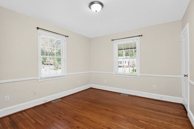Building Photo - Well Maintained 2BD/1BA Brick Home in Charlotte, NC!