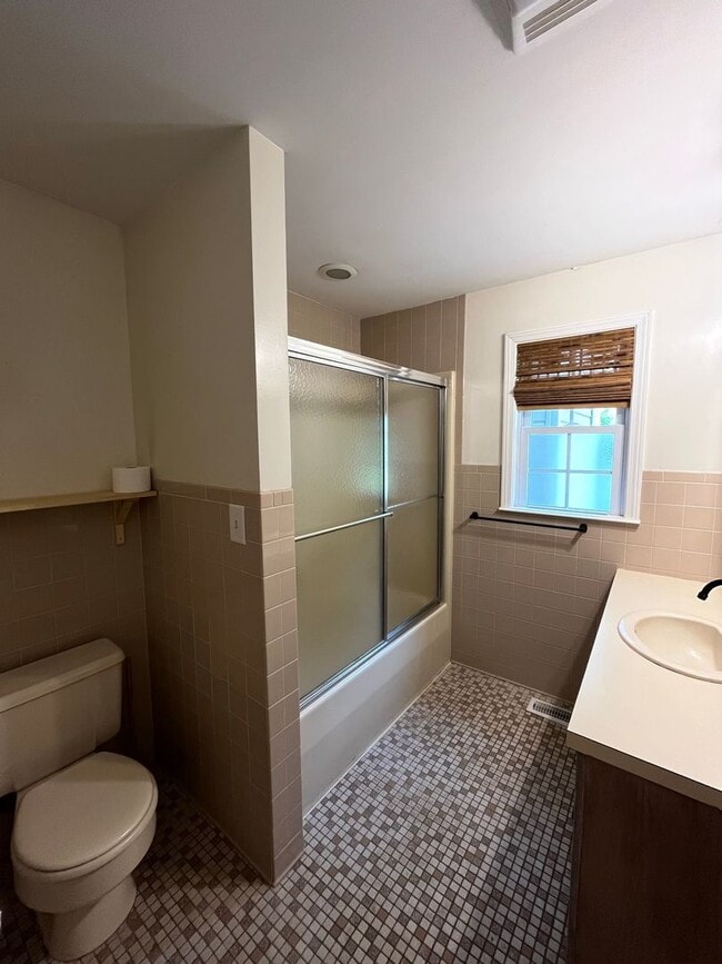 Building Photo - Charming 3-Bedroom Home in Reynoldsburg – ...