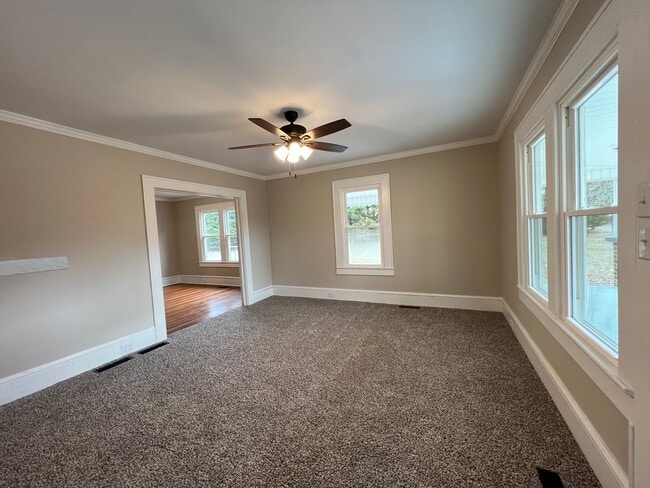 Building Photo - 400 Bradstone Dr