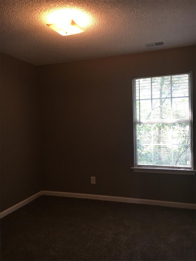 Building Photo - 1875 Carrington Dr