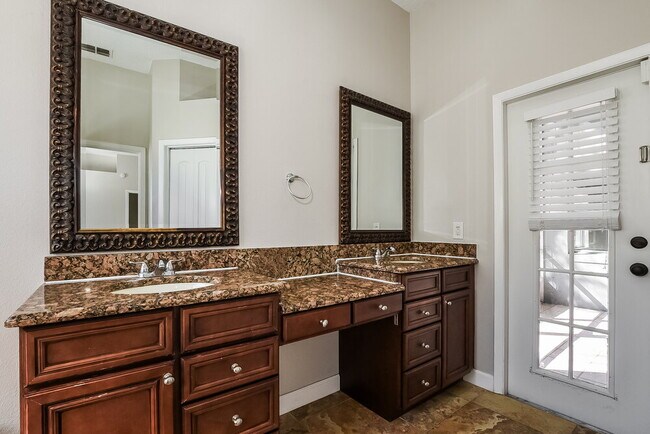 Building Photo - 2714 Cahill Way