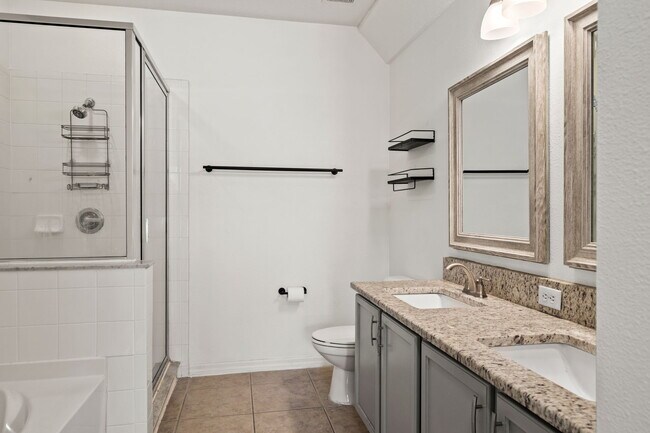 Building Photo - 9720 Carlsdale Dr