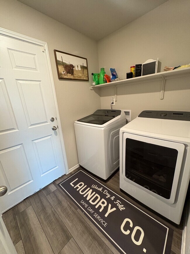 Building Photo - 2534 Merganser Dr