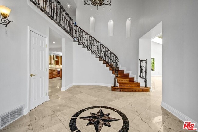 Building Photo - 1515 Outlook Cir