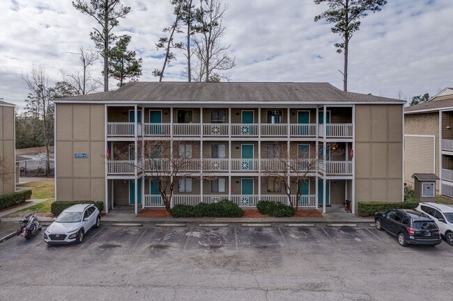 Building Photo - 1 bedroom 1 Bath Beside UNCW