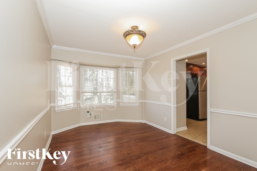 Building Photo - 3843 Holland Dr