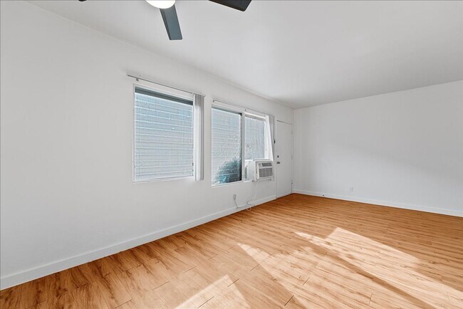 Building Photo - 6114 Cahuenga Blvd