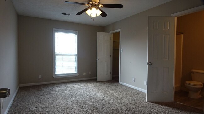 Building Photo - 1062 Shadow Ridge Ave