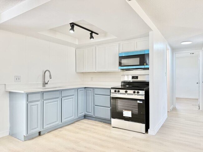 Building Photo - 12909 Kings Manor Ave