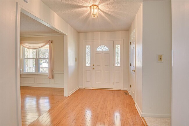 Building Photo - 4628 Peavine Ct