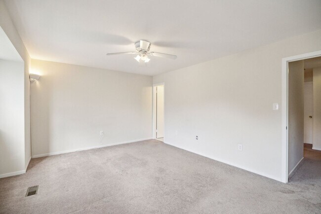 Building Photo - 2832 Jermantown Rd