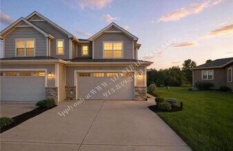 Building Photo - Beautiful Like New Townhome in De Soto-Available NOW!!