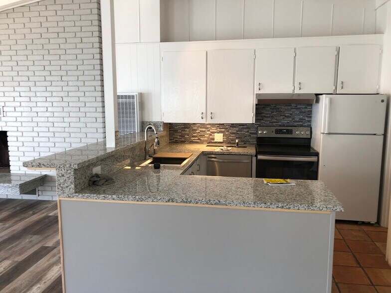 kitchen - 25410 Malibu Rd