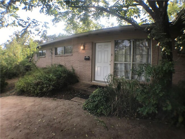 Building Photo - 2310 Rebel Rd