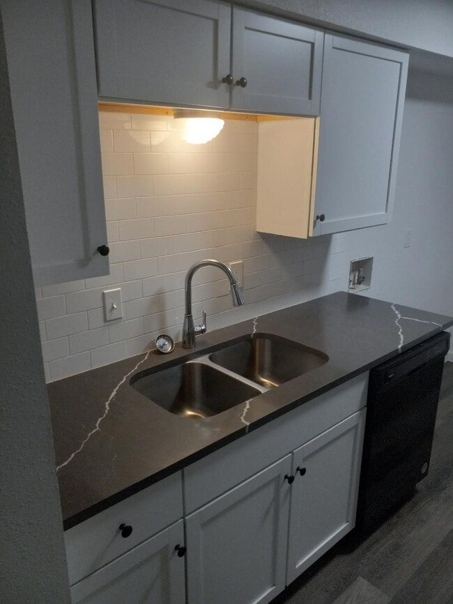 Building Photo - 2683 Gessner Rd