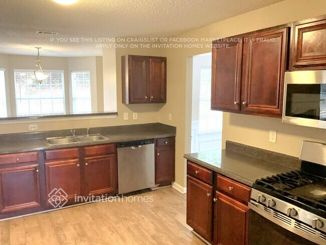 Building Photo - 5853 Black Top Way