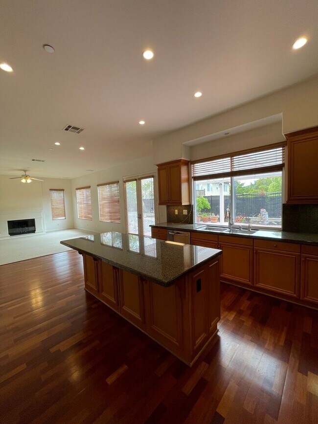 Building Photo - 9707 Deer Trail Dr