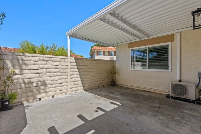 Building Photo - 2322 Via Puerta